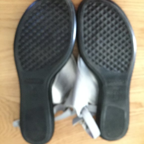 Aerosoles  flat sandals  in  grey size 9 - Picture 4 of 4